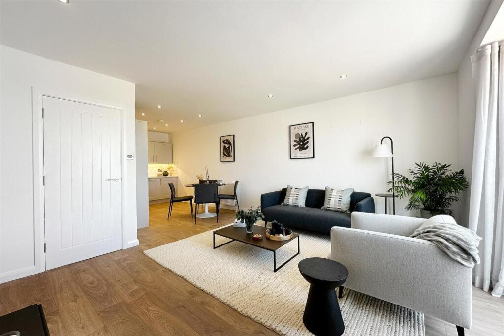 River Breeze 3-bed Balcony *